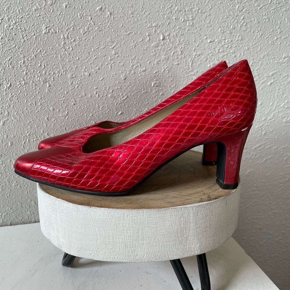 Carriage Court Red Faux Snake Skin Heels Size 6.5